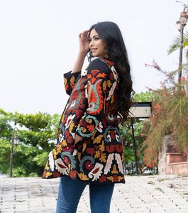 Glamorous Vintage Boho Lady Suzani Chaqueta de algodón Bordado tribal hecho a mano Acolchado Tamaño libre para el otoño - Product Image 3