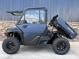รถออฟโรด Can-Am UTV ขับเคลื่อน 4 ล้อ เกียร์อัตโนมัติ เครื่องยนต์เบนซิน 4 จังหวะ สีดำ วัสดุพลาสติกและโลหะ รับน้ำหนักได้ 20 กก. ขึ้นไป ใช้ได้ทุกฤดู แคนาดา - Product Image 3