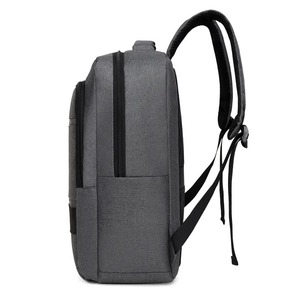 Mochila impermeable para hombre al aire libre con carga USB, malla transpirable, cremallera trasera antirrobo, tela Oxford, marca personalizada OEM - Product Image 5