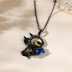 Collier Jeulia Hug Me en argent sterling émaillé, motif cœur de dragon ajouré, avec pierres de naissance - Product Image 6