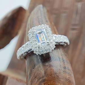 10K oro blanco VVS1 D Color Esmeralda corte aplastado Moissanite media banda compromiso y eternidad anillo regalo de fiesta para mujer - Product Image 5