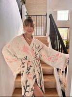 Nouvel arrivage de robe longue kimono kimono à broderie imprimée à la main pour femmes imprimé floral col en V couverture de plage et kimono