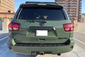 LISTO PARA ENVIAR: TOYOTA SEQUOIA TRD PRO 2020, MOTOR V8 DE 5.7 LITROS, TRACCIÓN EN LAS 4 RUEDAS - Product Image 4