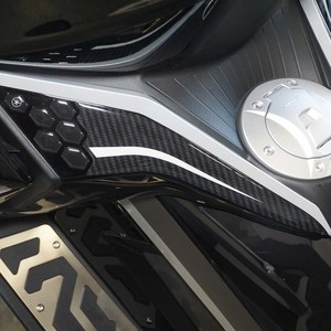 Adesivi 3D di Protezione Laterale per Pedane e Serbatoio Scooter Zontes 368 G 2025 - Adesivi Moto 2025 - Product Image 1