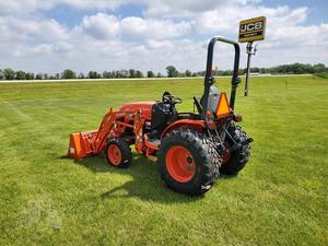 Tractor Agrícola Diésel Nuevo Kubota LX2620HSD de 70HP, Mini Tractor de Jardín 4x4 con Motor Massey Ferguson - Product Image 5