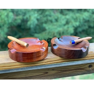 Cendrier en bois de créateur Accessoire élégant pour la maison - Product Image 4