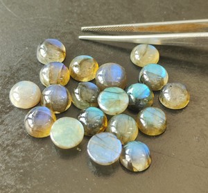 Vente en gros de cabochons ronds en labradorite et pierre de lune naturelle de 2 mm à 30 mm, à dos plat, pierres précieuses en vrac avec jeu de couleurs pour la fabrication de bijoux - Product Image 6