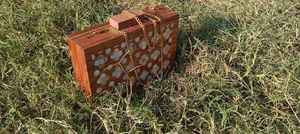 Sac à main élégant en bois avec incrustation de nacre, imprimé jacquard, motif arabe, cadeau moderne pour l'Aïd et le Ramadan, fait main, personnalisable - Product Image 2