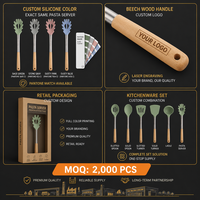 Serveur à pâtes en silicone et acier inoxydable avec manche en bois extra long, style Japandi esthétique, anti-adhésif