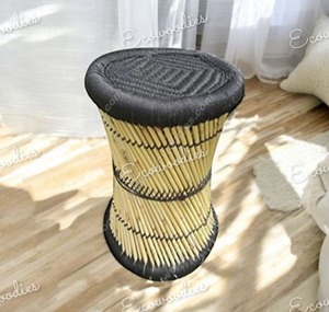 Tabouret tissé à la main Pouf en osier de bambou naturel Repose-pieds Sarkanda écologique Console incrustée d'os - Product Image 4