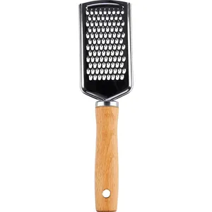 Grattugia in Legno Personalizzata Morwenna, Utensile da Cucina - Product Image 2