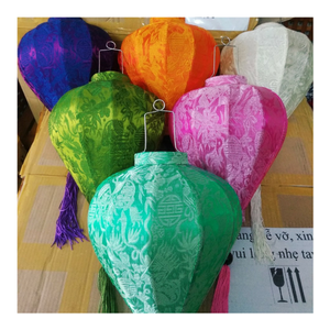 Lanterne en soie avec finition en tissu élégant pour la décoration d'événements, l'affichage intérieur et la fourniture d'exportation en gros, décoration de haute qualité - Product Image 1