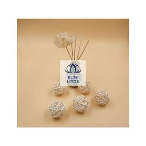 Bâtonnets de diffuseur de roseaux en rotin les plus vendus pour la thérapie aromatique et le parfum de maison apaisant. - Product Image 1