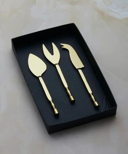 Juego de cuchillos de queso de acero inoxidable dorado de lujo con logotipo personalizado al mejor precio de la India - Product Image 3