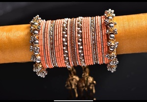 Juegos de Brazaletes Churi para Niñas, Estilo Elegante, Brazaletes Churiyan Hechos a Mano en India, Joyería para Mujer Disponible a Precio Económico - Product Image 3