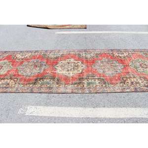 Alfombra Turca Vintage de Lana 4.3x12.3 pies (132x375 cm), con Diseño de Plantas y Árboles Rojos - Product Image 3
