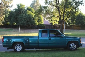 Chevrolet C3500 Coupé 2024 Usada, Camioneta de Carga Pesada, Construcción Duradera, Resistente, Fiable, Potencia de Trabajo, Clásica, Resistente, Volante a la Izquierda, Cuero Oscuro R15 - Product Image 3