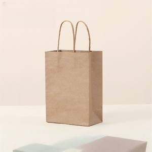 <span class=keywords><strong>Sac</strong></span> en papier kraft brun en gros avec poignée classique, <span class=keywords><strong>sac</strong></span> d'emballage biodégradable jetable pour vêtements, chaussures, cadeaux - Product Image 2