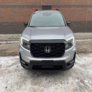 HONDA Passport Elite 2023 d'occasion en excellent état - Product Image 1