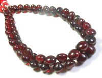 Perles de grenat rouge du Mozambique 100% naturelles de haute qualité, polies en forme d'oignon, lisses, 5-8mm, 157 carats, brin de 8,50 pouces, simple brin