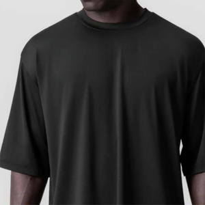 T-shirt élégant en coton pour hommes, tissu tricoté confortable, design de style de rue décontracté, impression graphique unique sur le devant, teint uni - Product Image 4