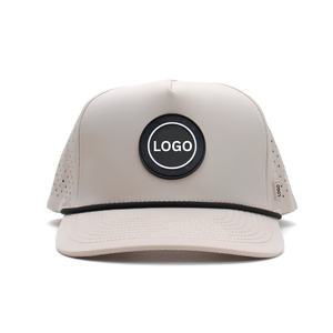 Gorra de Golf Transpirable e Impermeable de 5 Paneles con Cierre a Presión, Logotipo Personalizado en PVC y Orificios Cortados con Láser - Product Image 2