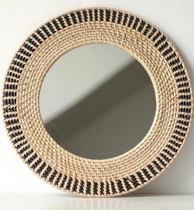 Espejo Redondo de Ratán Hecho a Mano, de Doble Tono, Decoración de Pared Boho Natural - Product Image 1