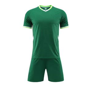 2025 Combinaison de football personnalisée pour hommes 100% Kits de maillot de football à manches courtes en polyester Conceptions personnalisées pour les joueurs - Product Image 1