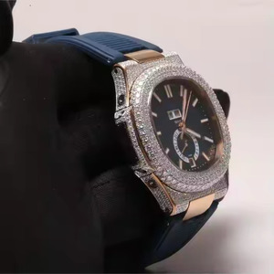 Montre-bracelet personnalisée à bracelet en caoutchouc pour hommes Exquisité Précision Moissanite Diamant VVS Clarté Mouvement à quartz Cadran - Product Image 3