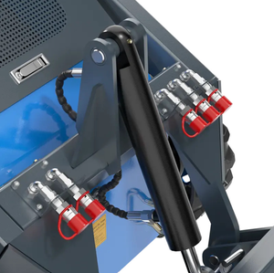 Chargeuse sur chenilles compacte RS04 homologuée pour usage commercial avec moteur Z482 et système à triple pompe, type skid steer - Product Image 3