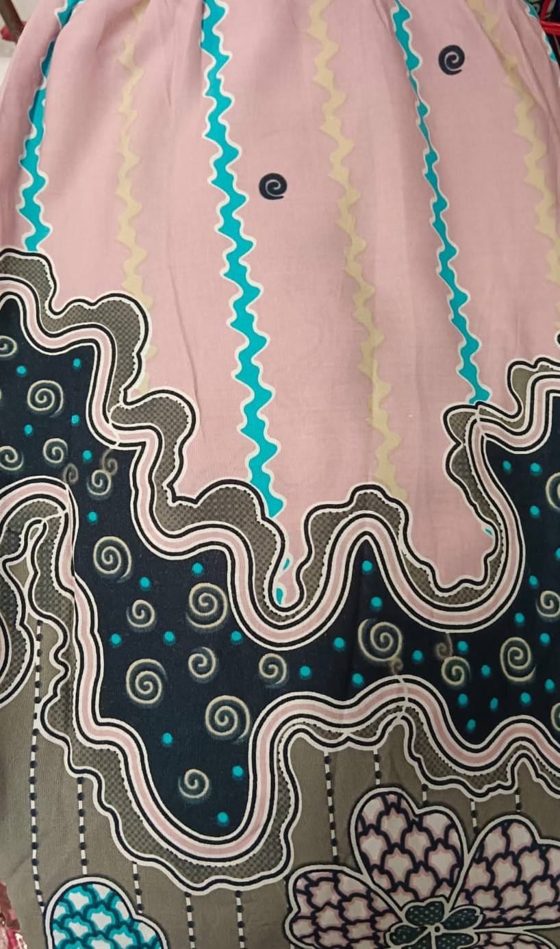 สีเทาเข้ม