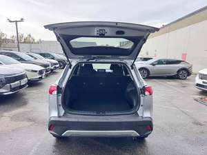 SUV crossover compacto usado 2025, nivel de equipamiento LE - Product Image 5
