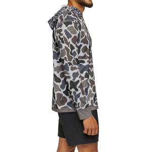 Sweat à capuche camouflage tendance et à la mode, streetwear brodé pour l'hiver avec techniques d'impression numérique et de teinture unie - Product Image 6
