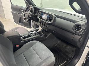 Toyota Tacoma TRD Pro Doble Cabina 4x4 del 2015, en buen estado, poco usada. - Product Image 4