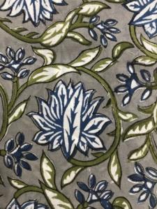 Tela vintage india con estampado floral hecho a mano, textiles botánicos vintage en inglés y francés - Product Image 2