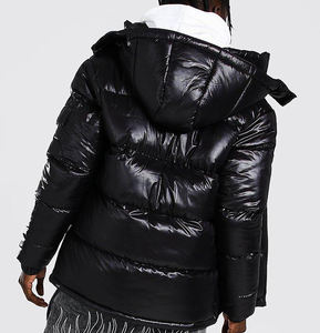 Logo personnalisé vente en gros de vêtements hommes imperméable bouffant en nylon veste avec capuche amovible vestes en duvet à bulles pour hommes - Product Image 2