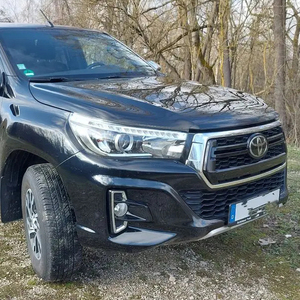 Toyota Hiace Hi Lux Double Cab 4X4 Aspire Modèle AWD Drive Dark Interior Direction à gauche Essence Tissu Alliage d'aluminium 2019 - Product Image 1