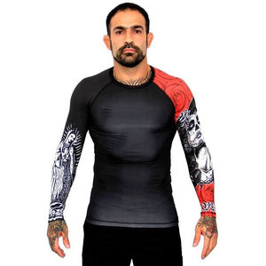 Camisa negra de compresión Rash Guard de fabricante de Pakistán con mangas largas elástica para boxeo y artes marciales - Product Image 1