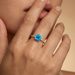 Anillos solitarios de Halo de diamantes reales y piedras preciosas de Topacio Azul suizo natural de 2,35 quilates de alta calidad en oro sólido de 18 quilates a precios mayoristas - Product Image 2