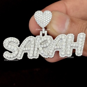 Colgante personalizado de color Iced Out VVS Moissanite D para ella, colgante de moissanite Hip Hop de plata, colgante personalizado de moissanite VVS para ella - Product Image 1