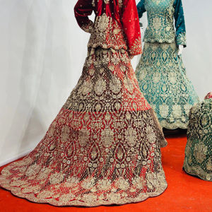 New Velvet Crop Trail Cut Lehenga avec Full Heavy Big Trail & Jarkan Stone Work 7 Designs, 5 Couleurs Premium - Product Image 1