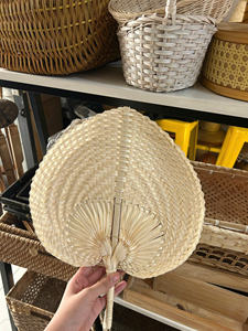 Abanico de mano de bambú natural para almacenamiento colgante ecológico, técnica pintada de colores hecha en Vietnam - Product Image 5