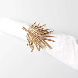 Anneaux de serviette design filaire plaqué or avec logo personnalisé Anneaux de serviette design spirale rond plaqué or en métal laiton - Product Image 3