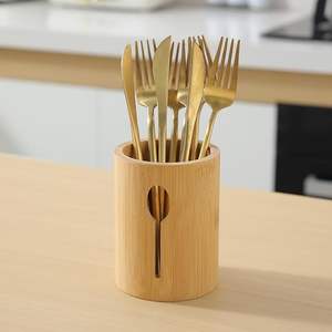 Exclusivo Soporte para Cucharas de Madera de Tres Niveles Ajustable, Diseño Clásico para una Decoración del Hogar Distintiva y Elegante - Product Image 1