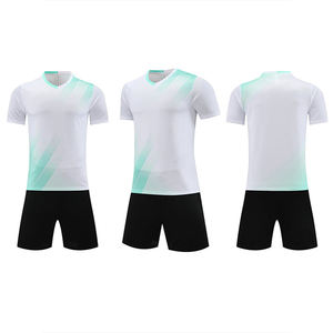 Maillots longs de football pour hommes Ensemble de maillots de football pour garçons Uniforme de football personnalisé Costumes de sport pour enfants Maillot de football d'été - Product Image 3