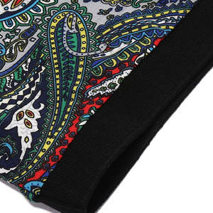 Camiseta Deportiva de Punto para Hombre |   Estampado Vibrante de Paisley en Rojo y Azul para Sublimación |   Top Deportivo de Lujo Artístico y Transpirable - Product Image 6