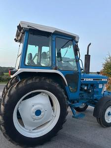 Tractor Ford 5610 Original de 70 CV para Motor de Alta Productividad, Muy Limpio, con Componentes Esenciales como Bomba y Caja de Cambios - Product Image 4