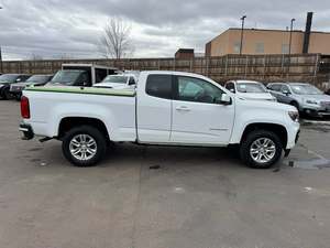 Usado cuidadosamente usado 2021 Chevrolet Colorado LT Extended Cab RWD - Product Image 2