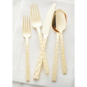 Ensemble de couverts en acier inoxydable conçu pour s'adapter aux tables à manger modernes et rustiques pour un aspect chic - Product Image 2