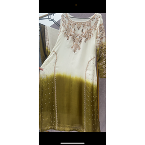 Robe blanche tie-dye faite à la main, coupe trapèze, conçue par Stylebymerram - Product Image 3